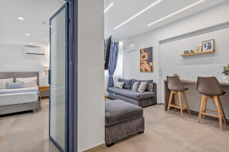 Theatrou Apts in the Heart of Athens! (Apt.1)