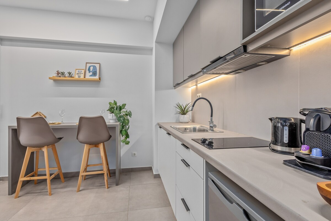 Theatrou Apts in the Heart of Athens! (Apt.1)