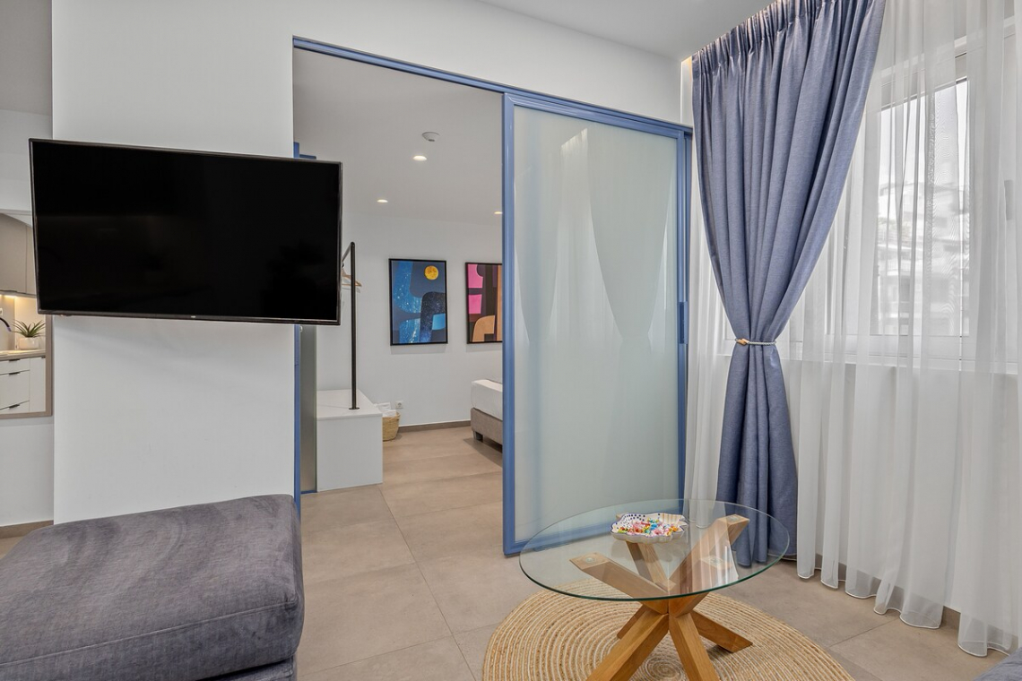 Theatrou Apts in the Heart of Athens! (Apt.1)