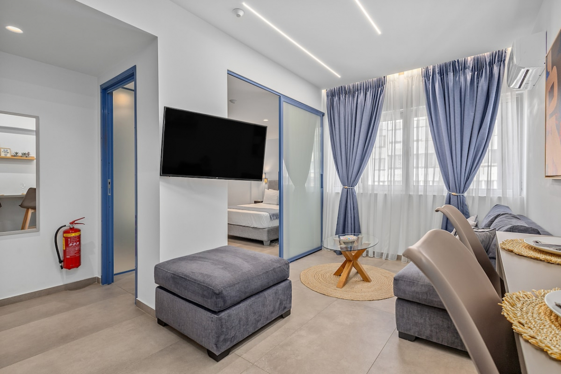 Theatrou Apts in the Heart of Athens! (Apt.1)