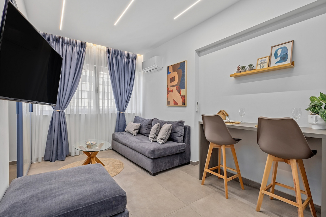 Theatrou Apts in the Heart of Athens! (Apt.1)