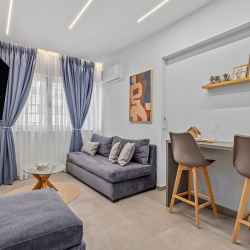 Theatrou Apts in the Heart of Athens! (Apt.1)