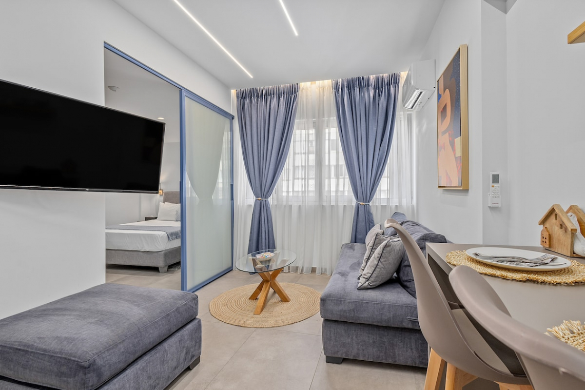 Theatrou Apts in the Heart of Athens! (Apt.1)