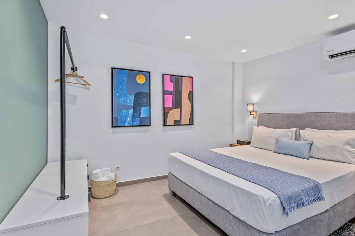 Theatrou Apts in the Heart of Athens! (Apt.1)