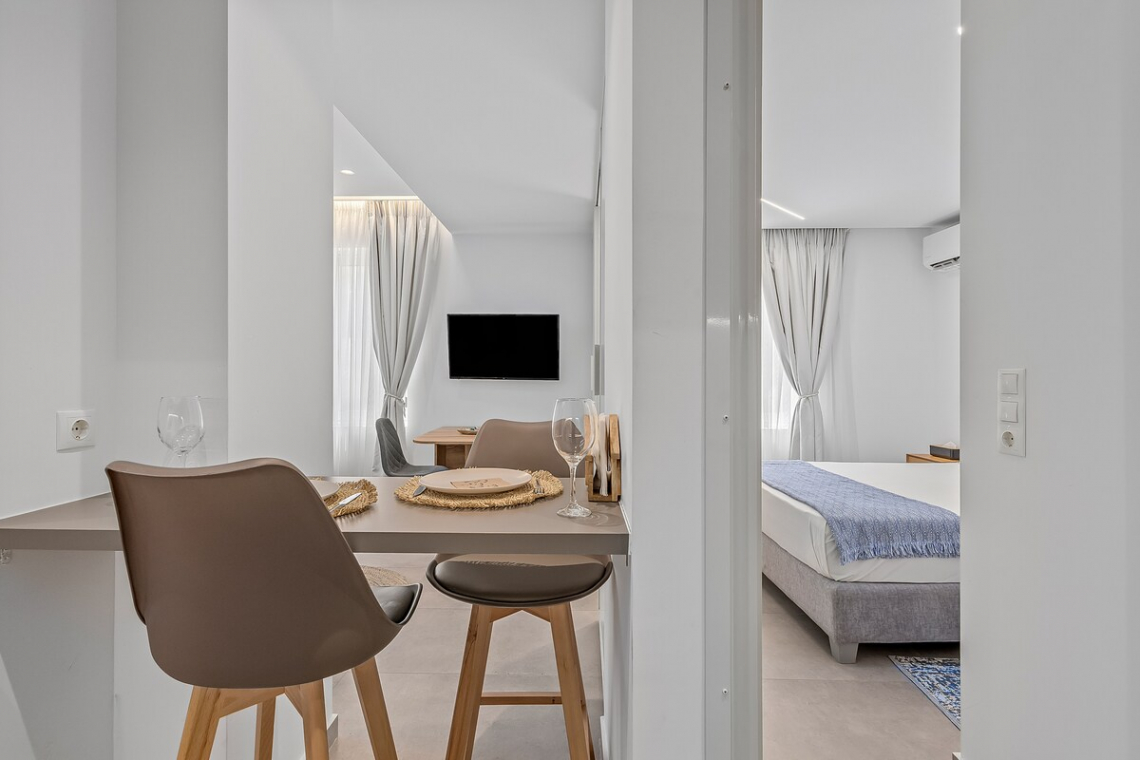 Theatrou Apts in the Heart of Athens! (Apt.2)