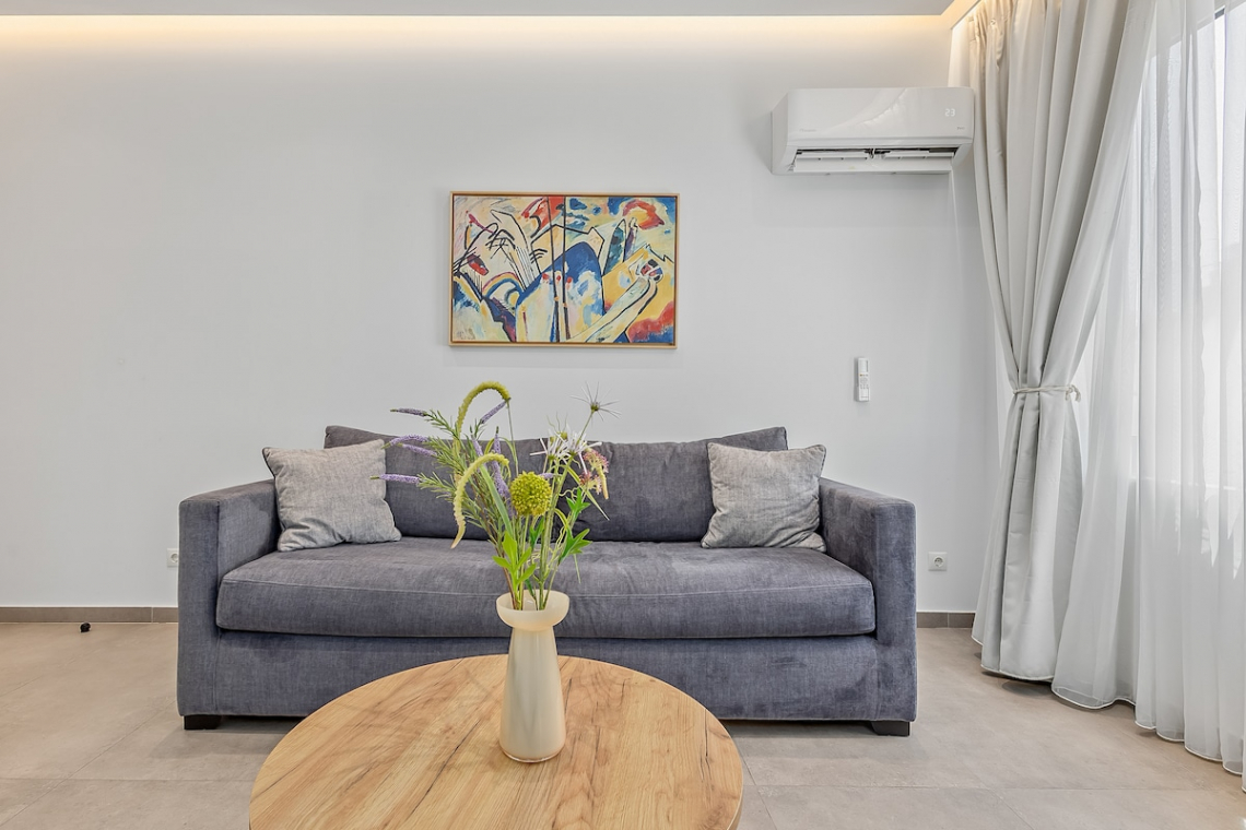 Theatrou Apts in the Heart of Athens! (Apt.2)