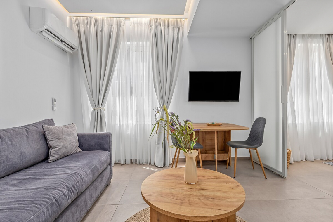 Theatrou Apts in the Heart of Athens! (Apt.2)