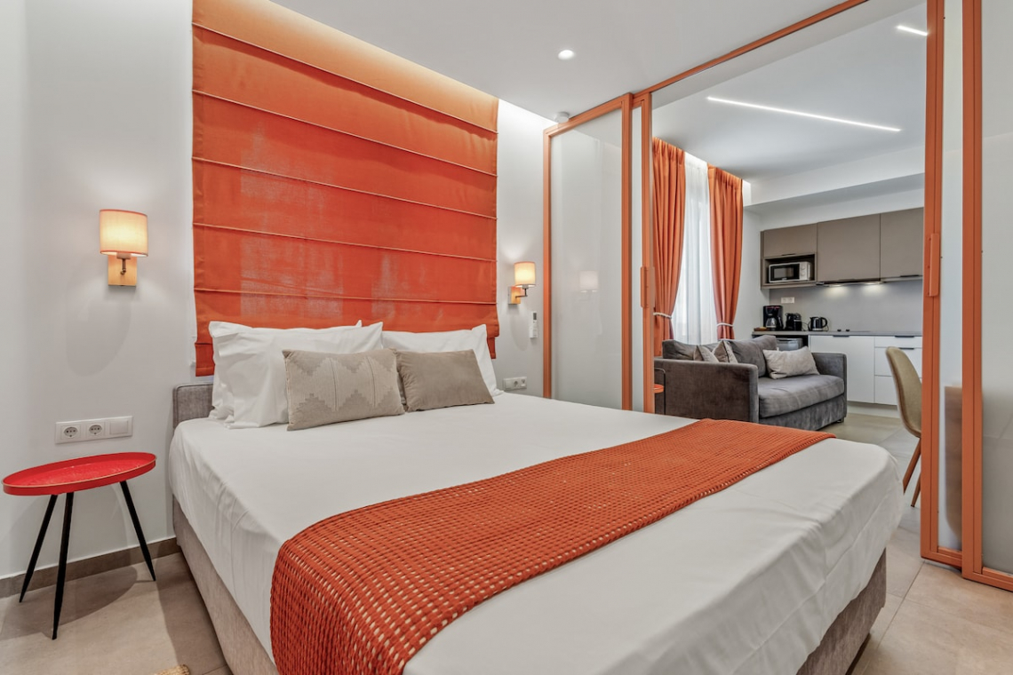 Theatrou Apts in the Heart of Athens! (Apt.3)