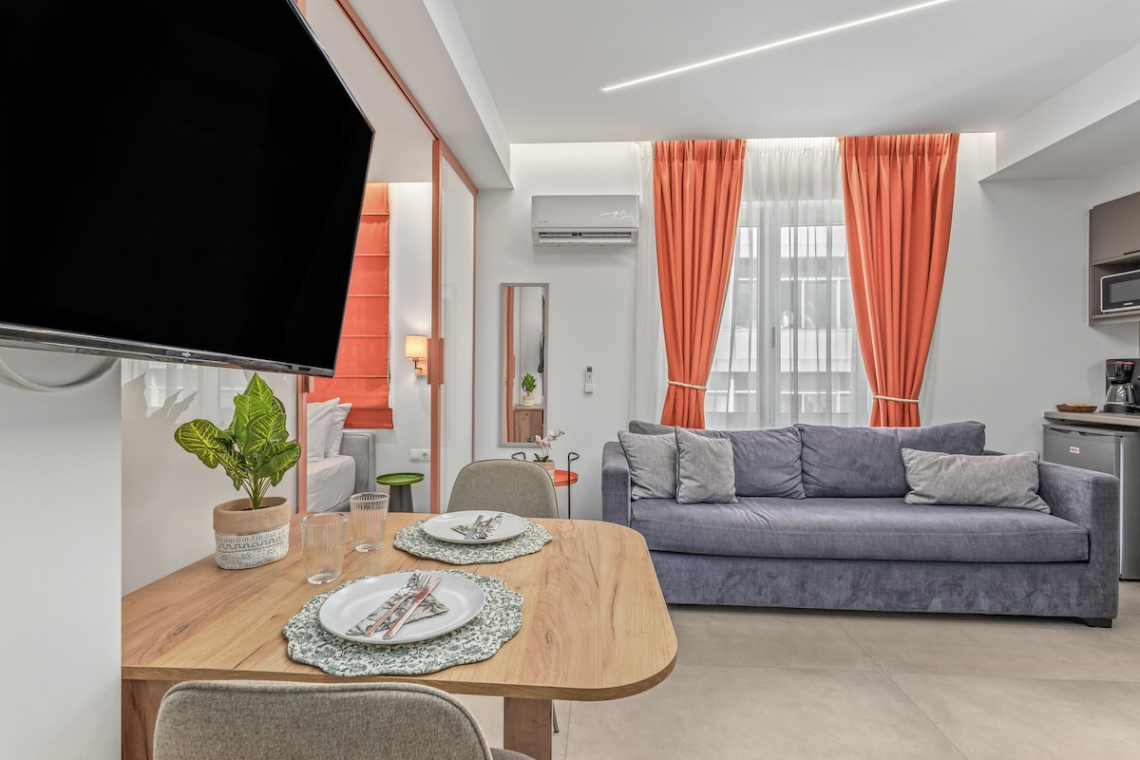 Theatrou Apts in the Heart of Athens! (Apt.3)