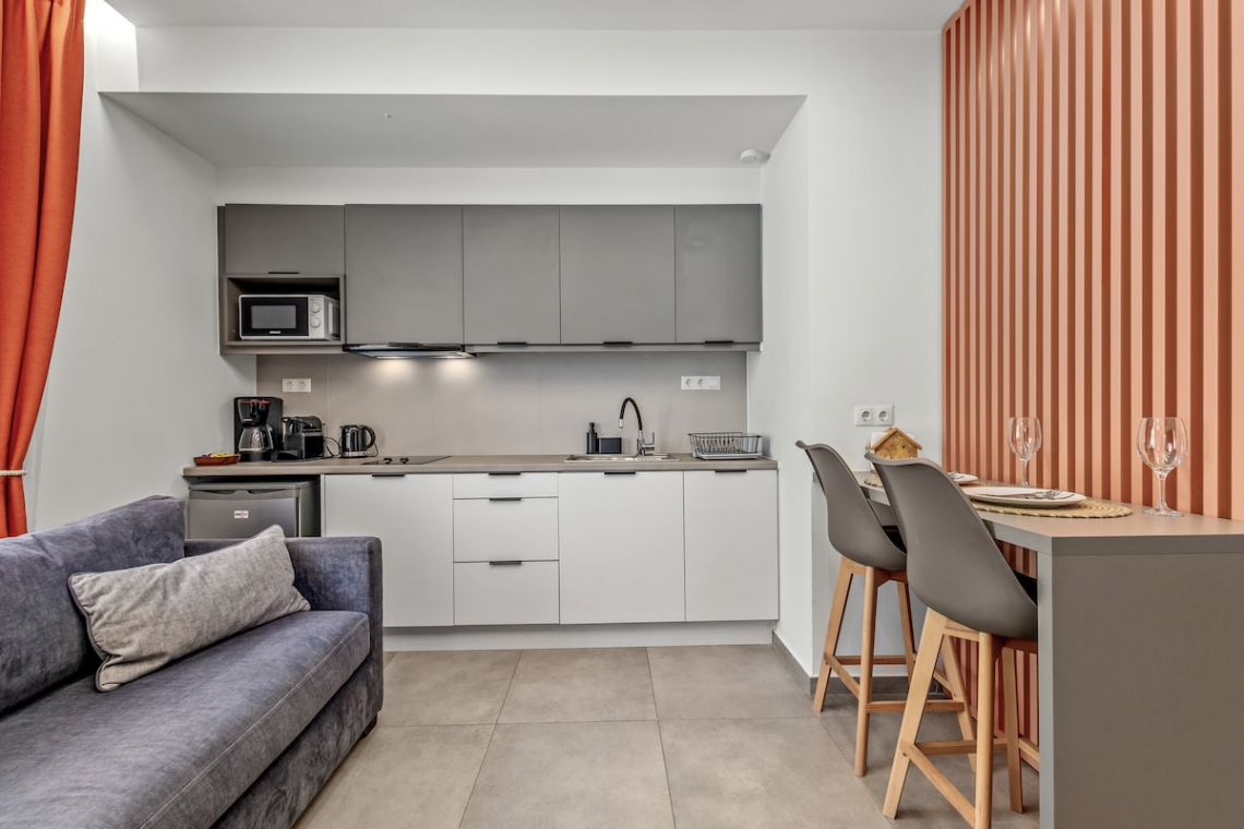 Theatrou Apts in the Heart of Athens! (Apt.3)