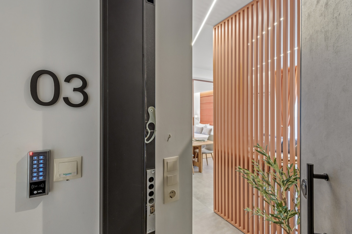 Theatrou Apts in the Heart of Athens! (Apt.3)