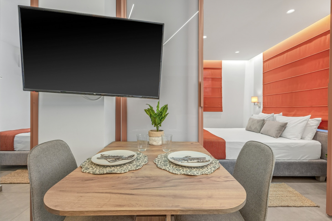 Theatrou Apts in the Heart of Athens! (Apt.3)