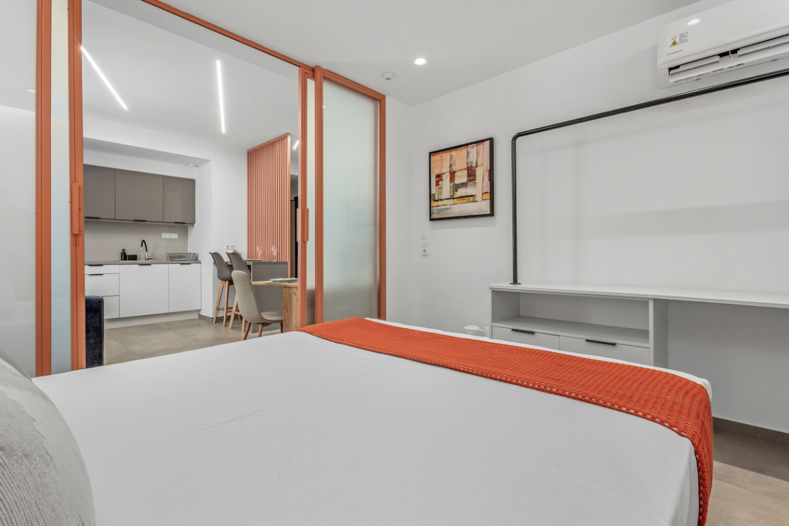 Theatrou Apts in the Heart of Athens! (Apt.3)