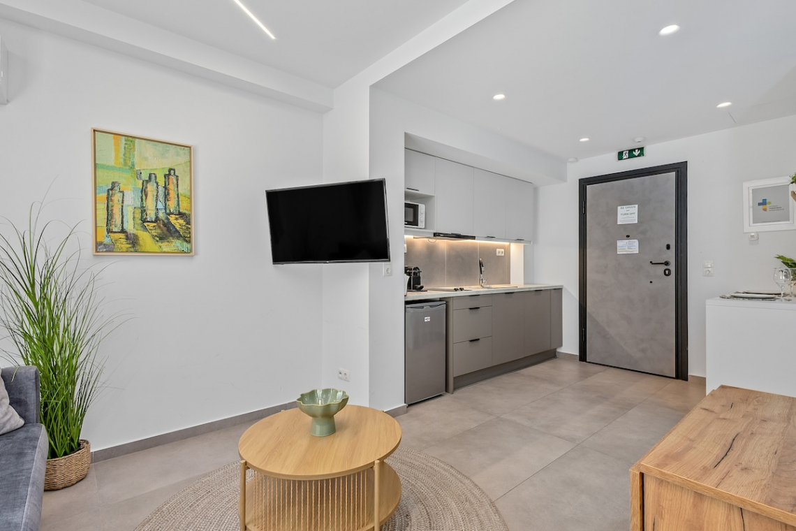 Theatrou Apts in the Heart of Athens! (Apt.4)