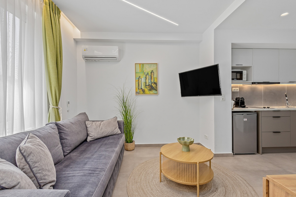 Theatrou Apts in the Heart of Athens! (Apt.4)