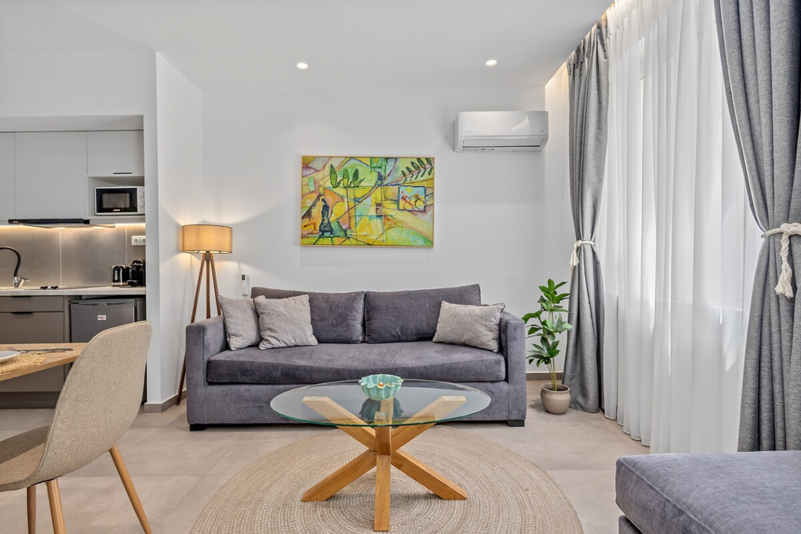 Theatrou Apts in the Heart of Athens! (Apt.5)