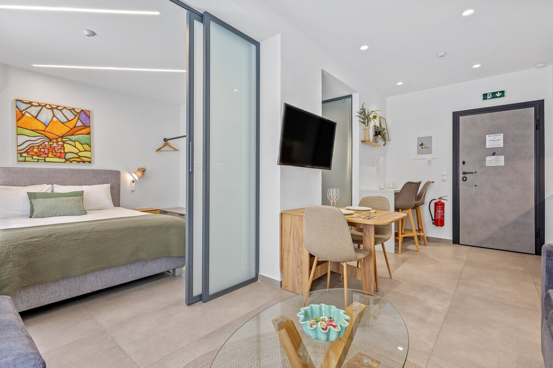 Theatrou Apts in the Heart of Athens! (Apt.5)