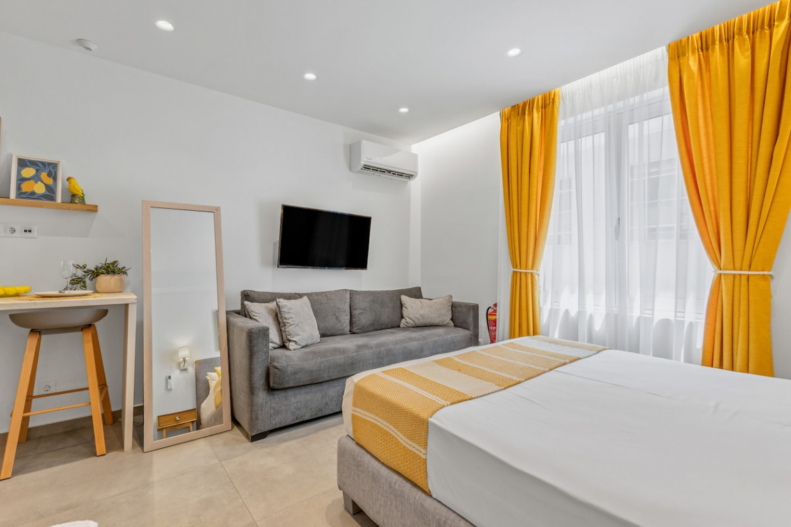 Theatrou Apts in the Heart of Athens! (Apt.6)