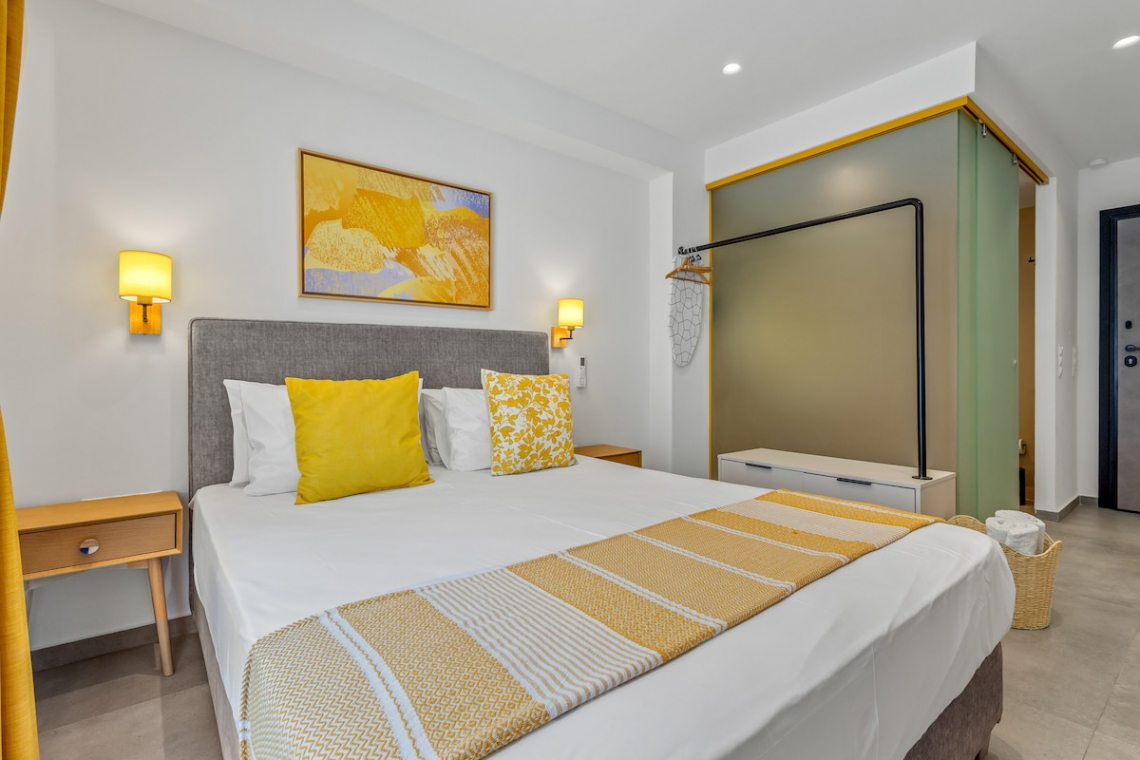 Theatrou Apts in the Heart of Athens! (Apt.6)