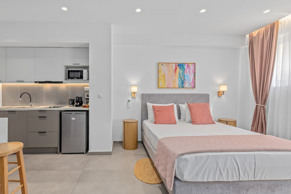 Theatrou Apts in the Heart of Athens! (Apt.7)