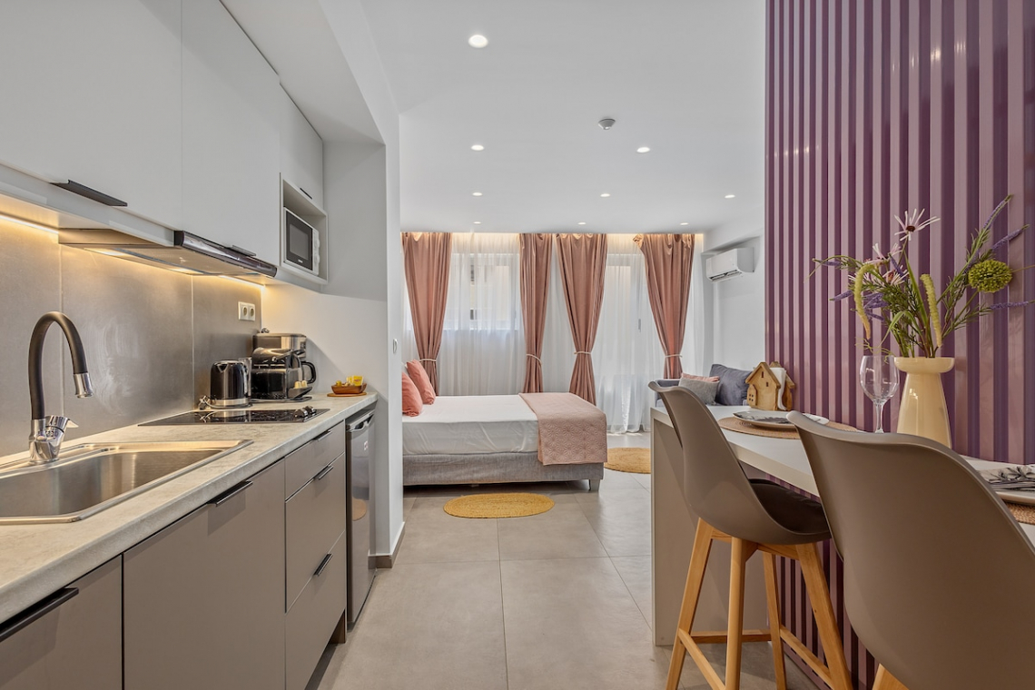 Theatrou Apts in the Heart of Athens! (Apt.7)