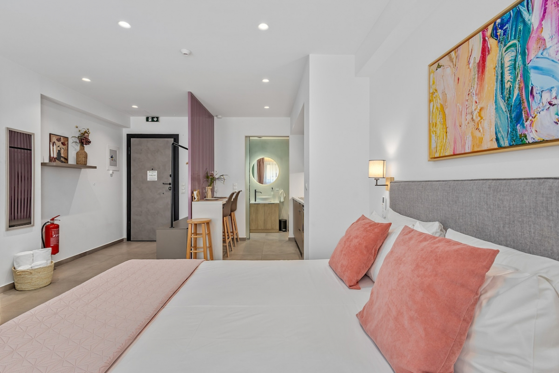 Theatrou Apts in the Heart of Athens! (Apt.7)