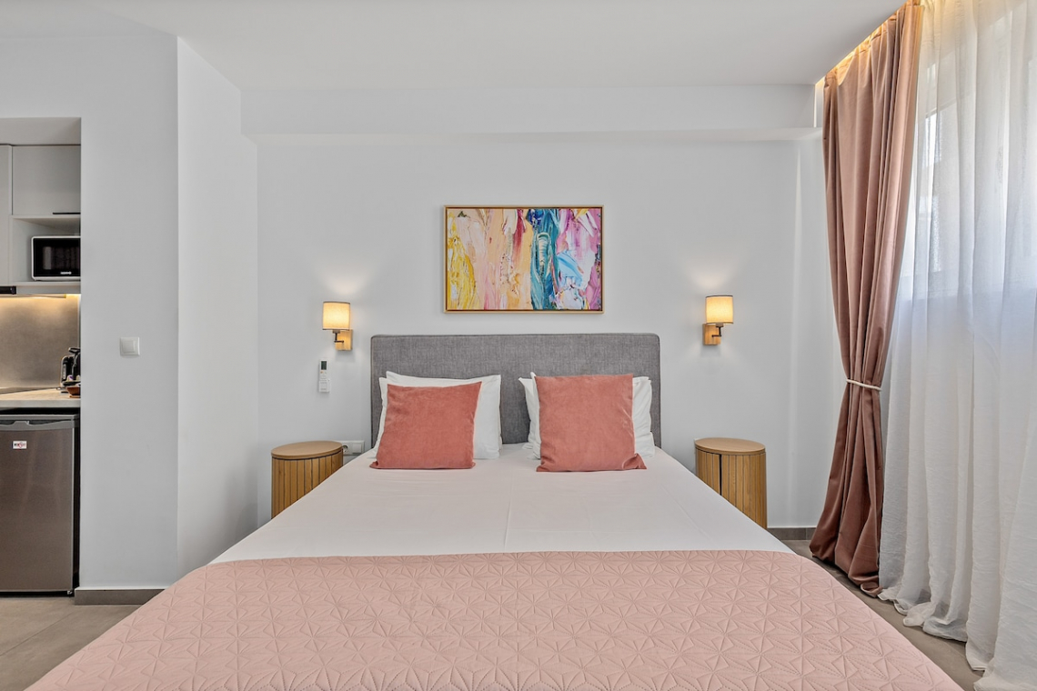 Theatrou Apts in the Heart of Athens! (Apt.7)