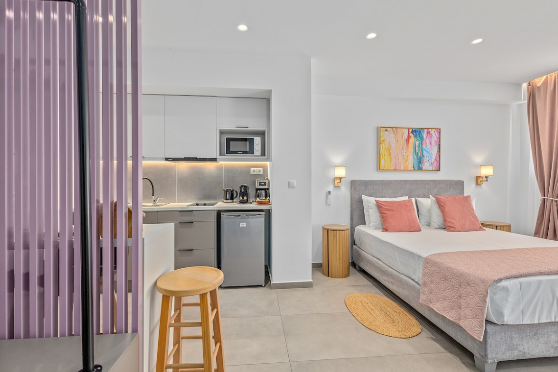 Theatrou Apts in the Heart of Athens! (Apt.7)