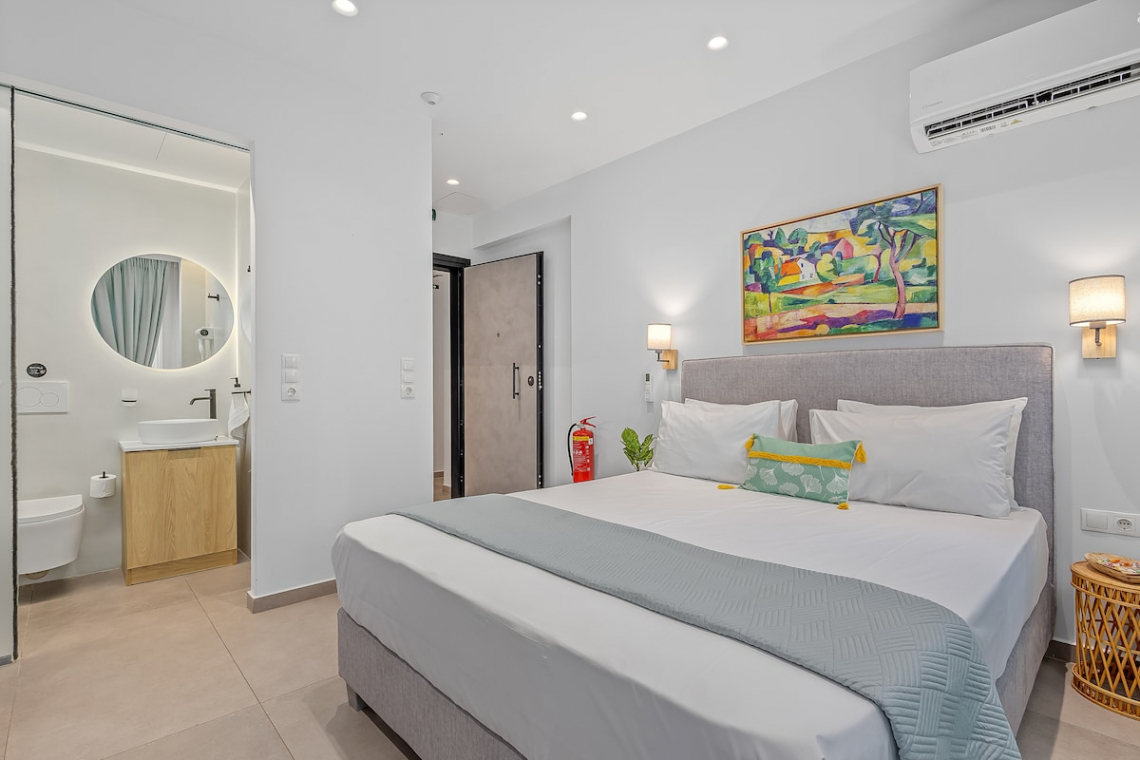 Theatrou Apts in the Heart of Athens! (Apt.8)