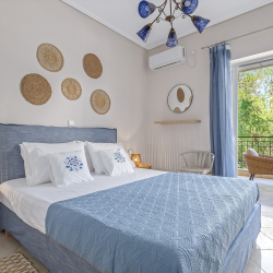 Chalkida Elegant Apartment for 8, 3 min from beach