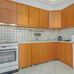 Chalkida Elegant Apartment for 8, 3 min from beach
