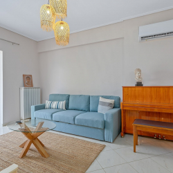 Chalkida Elegant Apartment for 8, 3 min from beach