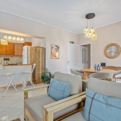Chalkida Elegant Apartment for 8, 3 min from beach