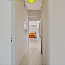 Chalkida Elegant Apartment for 8, 3 min from beach