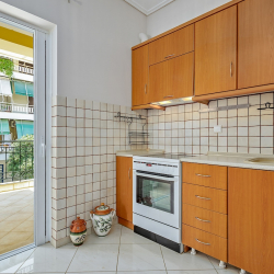 Chalkida Elegant Apartment for 8, 3 min from beach
