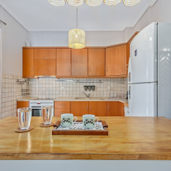 Chalkida Elegant Apartment for 8, 3 min from beach