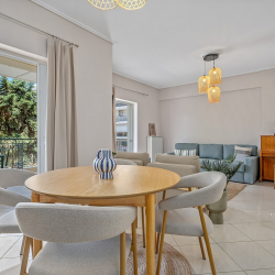 Chalkida Elegant Apartment for 8, 3 min from beach