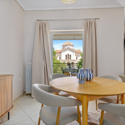 Chalkida Elegant Apartment for 8, 3 min from beach