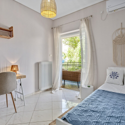 Chalkida Elegant Apartment for 8, 3 min from beach