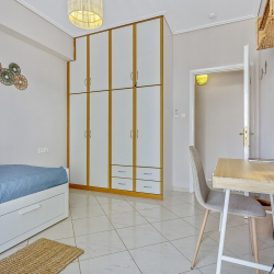 Chalkida Elegant Apartment for 8, 3 min from beach