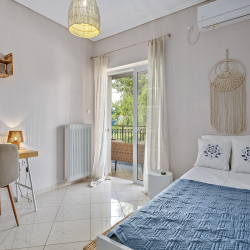 Chalkida Elegant Apartment for 8, 3 min from beach