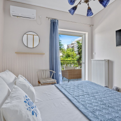 Chalkida Elegant Apartment for 8, 3 min from beach