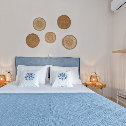 Chalkida Elegant Apartment for 8, 3 min from beach