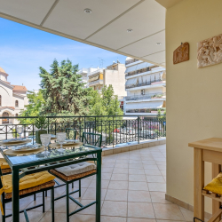 Chalkida Elegant Apartment for 8, 3 min from beach